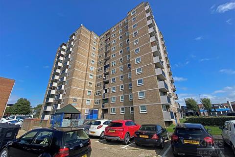 Flat 31, Gainsborough House Ayley Croft, Enfield, EN1 1XY