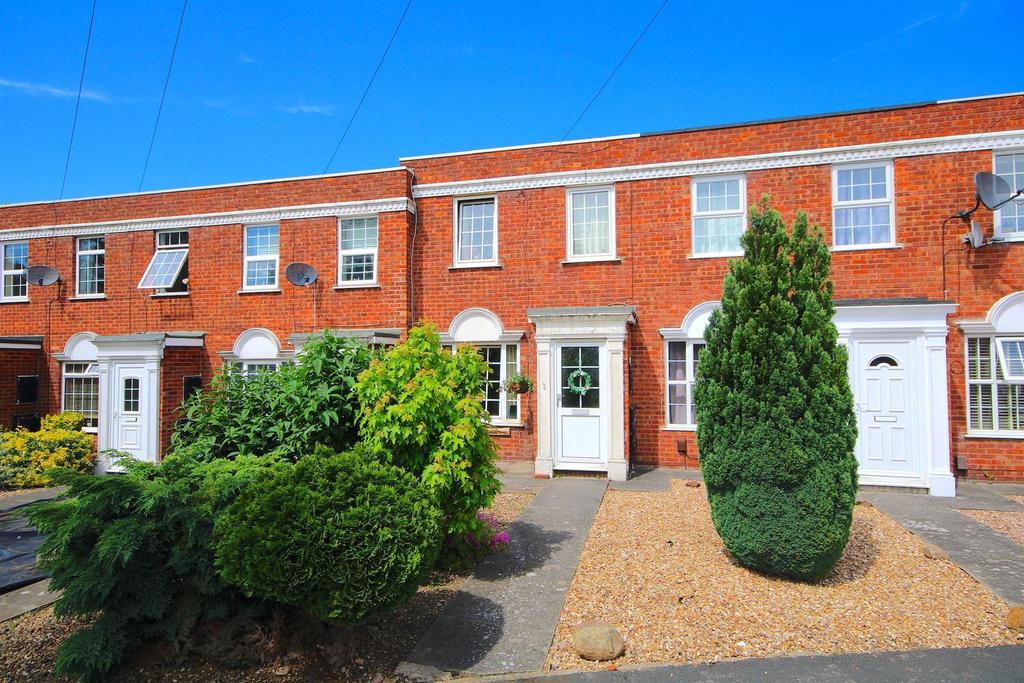 Wolsey Way, Syston 2 bed terraced house £170,000