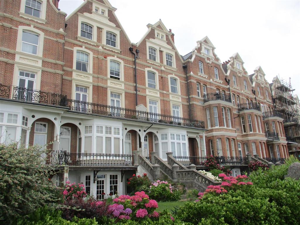 Knole Road, BexhillOnSea 2 bed flat £850 pcm (£196 pw)
