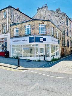 Retail property (high street) to rent - SHOP TO LET - Damside Street, Lancaster