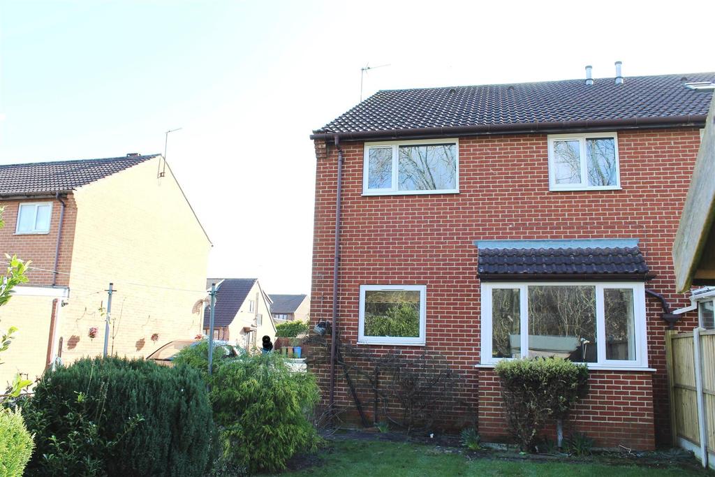 Wicstun Way, Market Weighton, York 2 bed townhouse £120,000