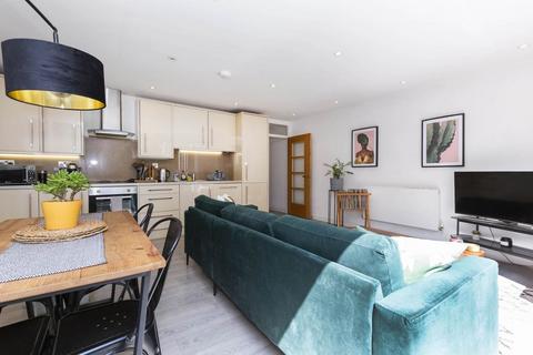 3 bedroom apartment to rent, N15