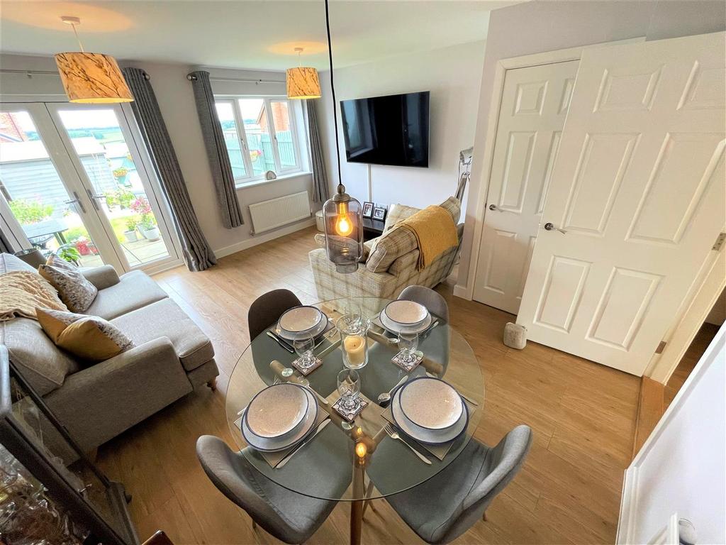 Church Street, Earl Shilton, Leicester 3 bed end of terrace house £