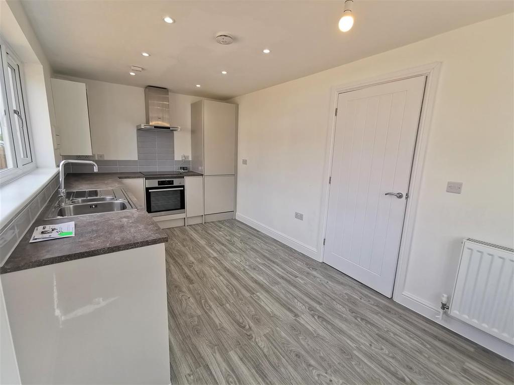 KITCHEN1.jpg
