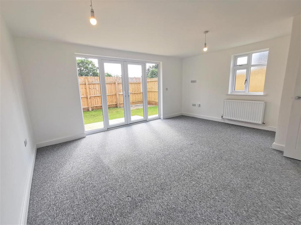 LIVING ROOM.jpg