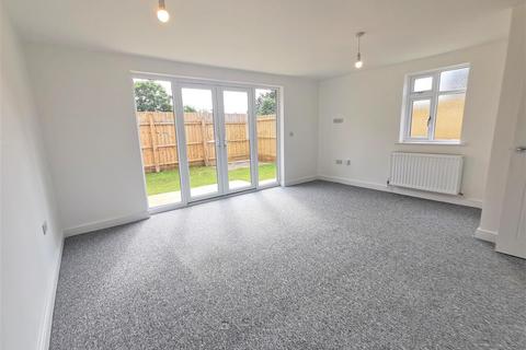 27b Heath View, Leiston, IP16 4JW