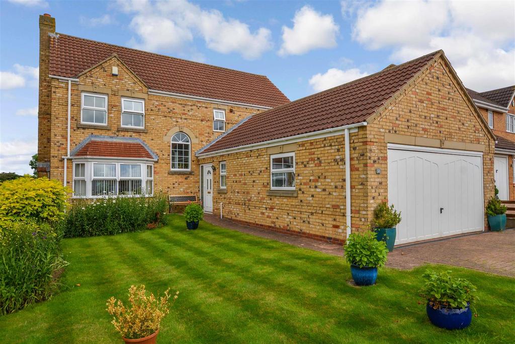 Cliff Drive, BurtonUponStather, Scunthorpe 4 bed detached house £