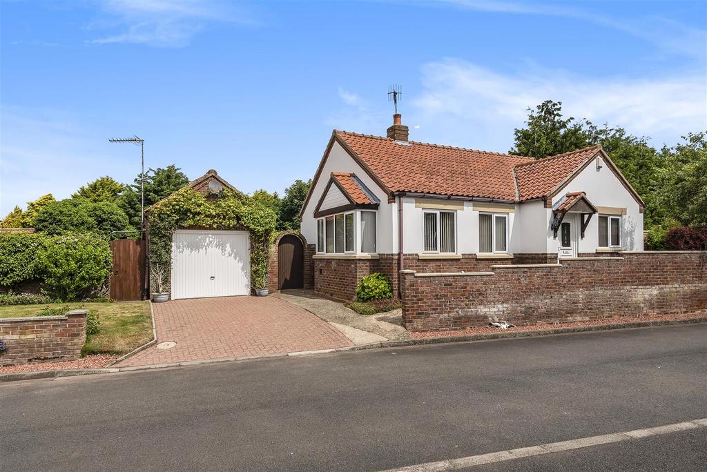 3, Sycamore Grove, Sherburn, Malton... 2 bed detached bungalow £220,000