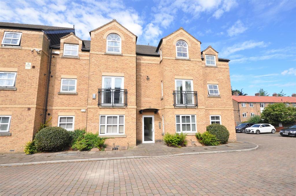 Manor Court, Lawrence Street, York, YO10 3EU 2 bed apartment £245,000