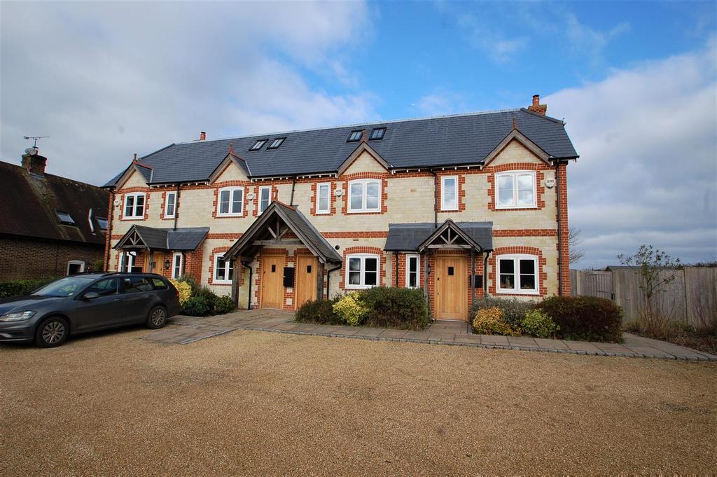 North Lane, Buriton, Petersfield 3 bed terraced house £1,490 pcm (£