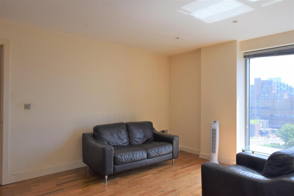 Princes Dock, William Jessop Way 1 bed apartment £675 pcm (£156 pw)