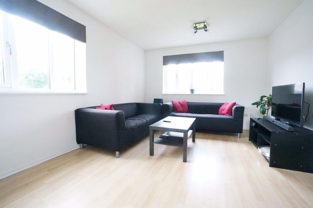 Warren Heath, Ipswich 2 bed flat £725 pcm (£167 pw)