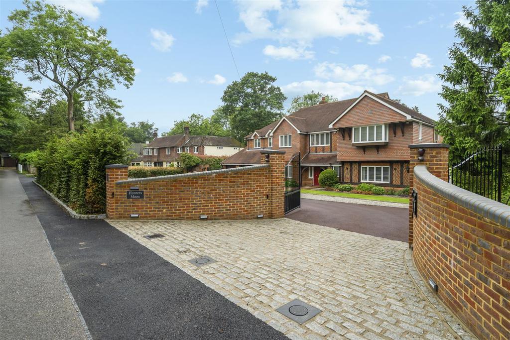 Heather Close, Kingswood 5 bed detached house £3,250,000