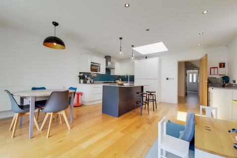 76 Woodbank Road, Bromley, BR1 5HH