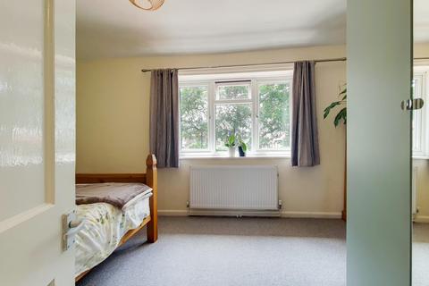 76 Woodbank Road, Bromley, BR1 5HH