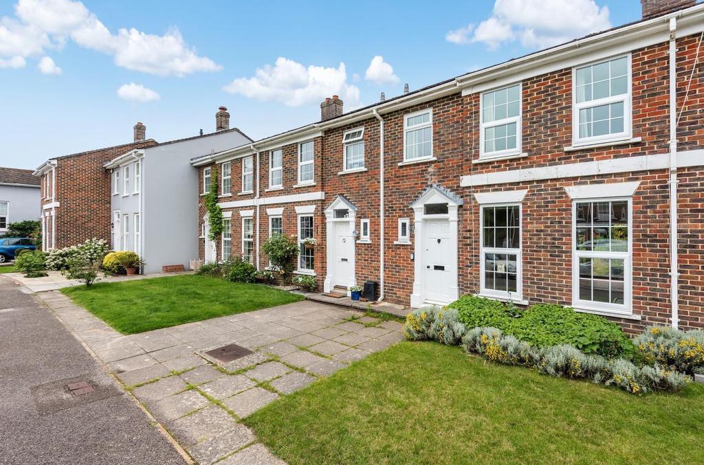 Heathfield Park, Midhurst, GU29 3 bed terraced house £325,000