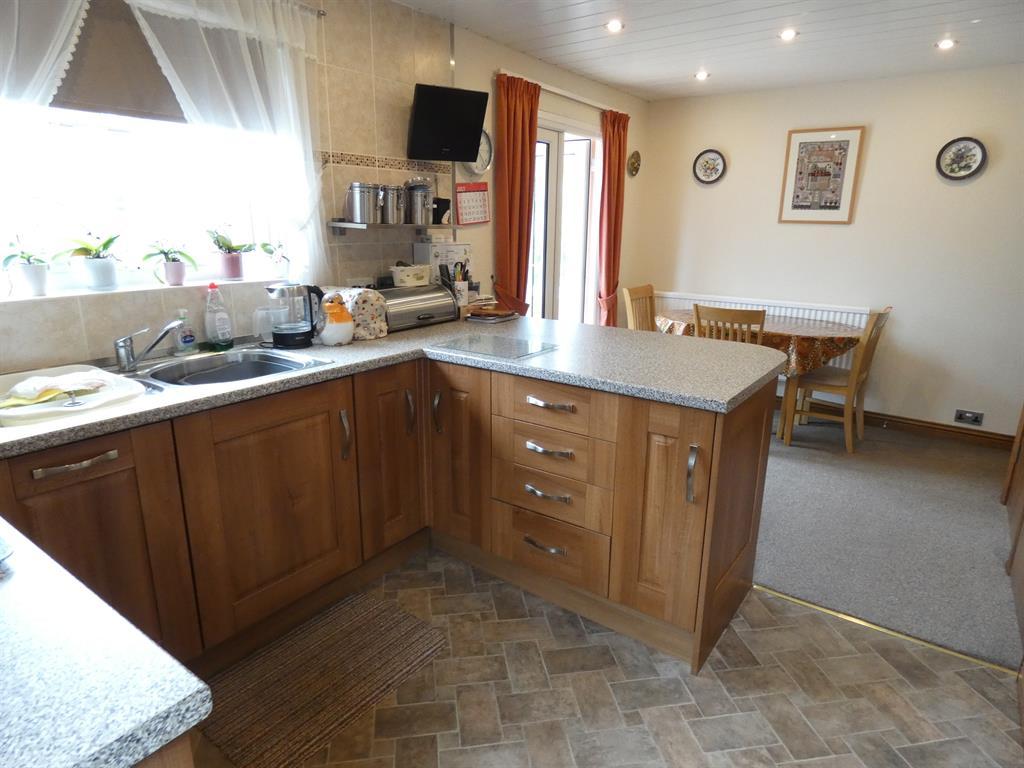 Highmoor Park, Wigton, CA7 9LZ 3 bed detached bungalow £215,000