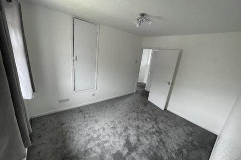 3 bedroom end of terrace house to rent, New Mill Road, Sketty, Swansea, SA2