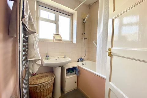 12 Amersham Walk, Romford, RM3 9JH