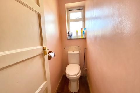 12 Amersham Walk, Romford, RM3 9JH