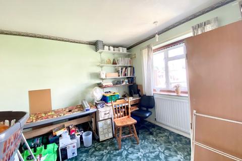 12 Amersham Walk, Romford, RM3 9JH