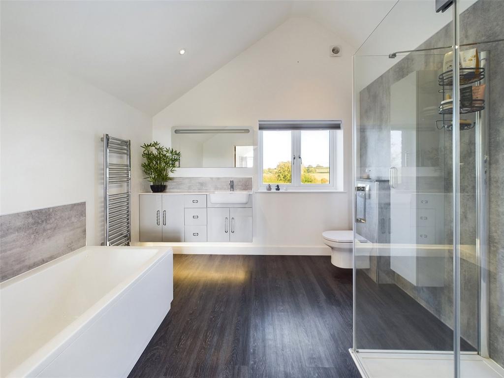 Master En-Suite