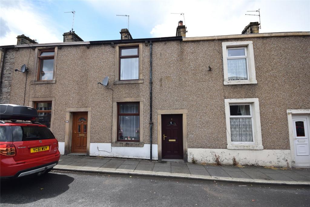 Hayhurst Street, Clitheroe, Lancashire, BB7 2 bed terraced house £595