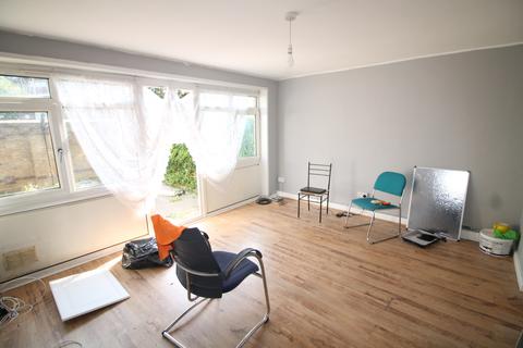 100 Star Lane, London, E16 4PR