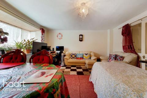65 Highfield Hill, London, SE19 3PT