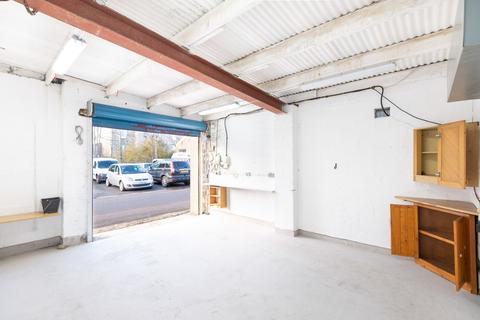 Garage to rent - Balmoral Place, Aberdeen, AB10