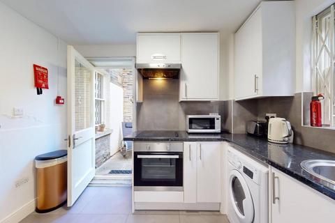 1 bedroom flat to rent, 1 Bed - Garden Flat -  Ifield Road - Chelsea SW10