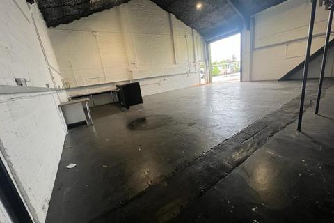 Warehouse to rent, College Road North,  Aylesbury, HP22