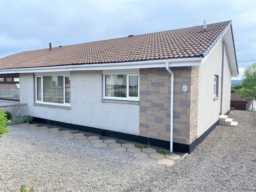 42 Leachkin Drive, INVERNESS, IV3 8LG 3 bed semidetached bungalow £