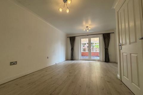 3 bedroom townhouse to rent, Steeple Way, Stoke-on-Trent, ST4