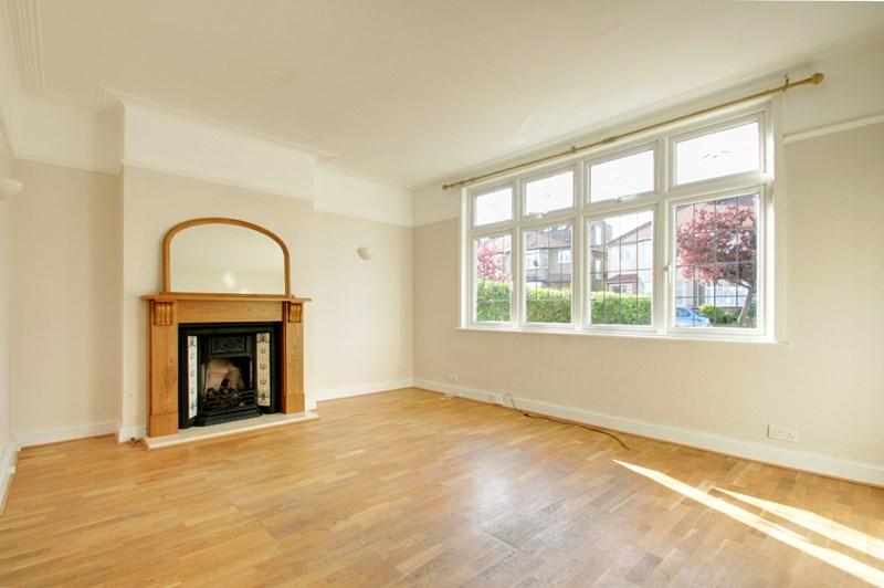 Faversham Avenue, Enfield, EN1 5 bed terraced house - £1,950 pcm (£450 pw)