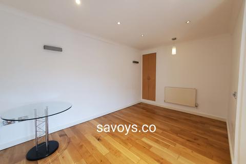 1 bedroom flat to rent, Lodge Place, Sutton