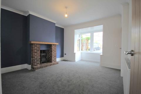 30 Crosshills Mount, Greetland, Halifax, HX4 8HS