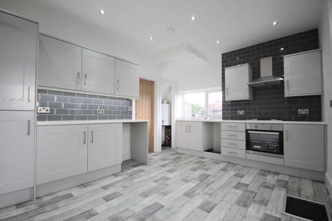 30 Crosshills Mount, Greetland, Halifax, HX4 8HS