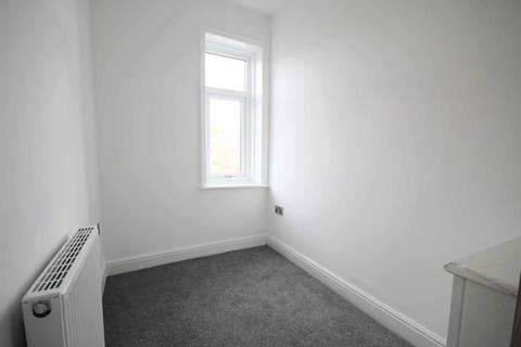 30 Crosshills Mount, Greetland, Halifax, HX4 8HS