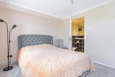 41 Gilbert Close, London, SE18 4PT