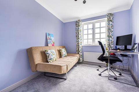 41 Gilbert Close, London, SE18 4PT