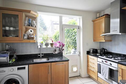 2 bedroom flat to rent, Cowley Mansions, Mortlake High Street, Mortlake, SW14