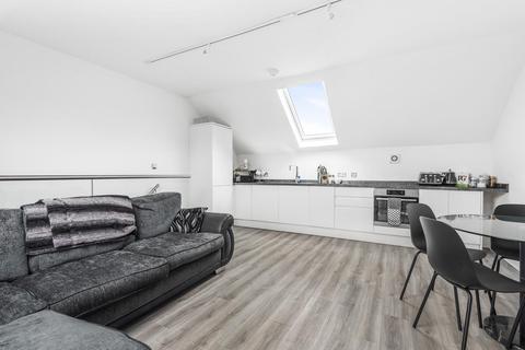 Flat 2 Clarence House, Clarence Court Rushmore Hill, Orpington, BR6 7LZ