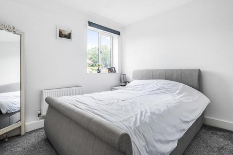Flat 2 Clarence House, Clarence Court Rushmore Hill, Orpington, BR6 7LZ