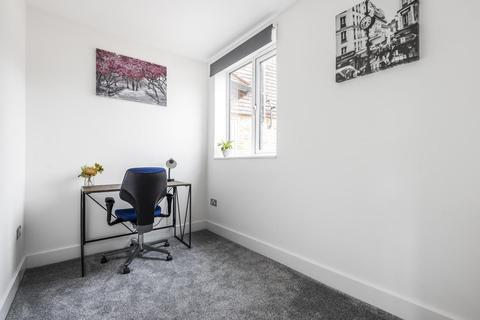 Flat 2 Clarence House, Clarence Court Rushmore Hill, Orpington, BR6 7LZ