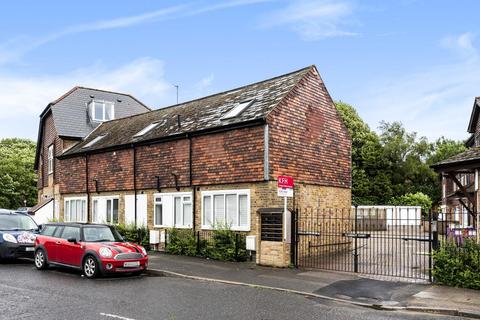 Flat 2 Clarence House, Clarence Court Rushmore Hill, Orpington, BR6 7LZ