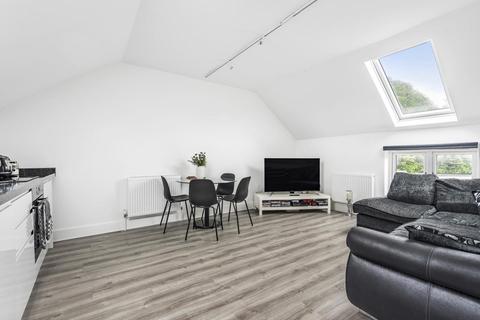 Flat 2 Clarence House, Clarence Court Rushmore Hill, Orpington, BR6 7LZ