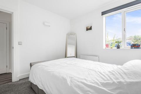 Flat 2 Clarence House, Clarence Court Rushmore Hill, Orpington, BR6 7LZ