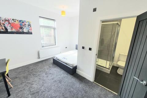 1 bedroom in a house share to rent, Elaine Street, Padgate, Warrington, WA1