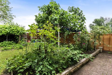 1 Brompton Crescent, Aylesbury, HP19 9JX